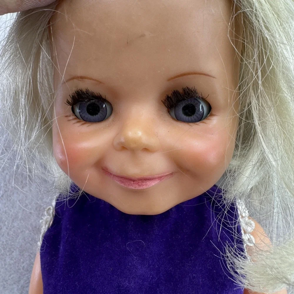 Vintage 1969 IDeal Crissy Velvet Growing‎ Hair 16 In Play Doll Retro Blonde Hair